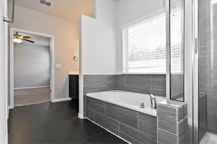 9802 Tanglemede St, Austin, TX 78748 - Photo 16