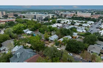 708 W 35th Street, Austin, TX 78705 - Photo 14