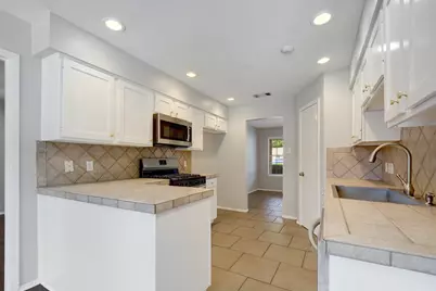 6307 Smith Oak Trail, Austin, TX 78749 - Photo 12