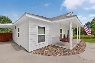 212 Kipahulu Dr, Bastrop, TX 78602 - Photo 4