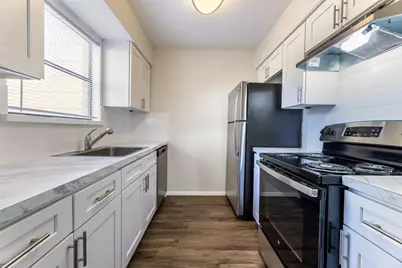 210 Lake Drive W #116, Taylor, TX 76574 - Photo 4