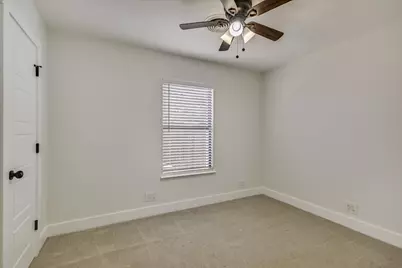 556 E 19th Street, Georgetown, TX 78626 - Photo 12