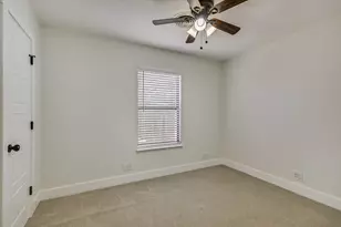 556 E 19th St, Georgetown, TX 78626 - Photo 12