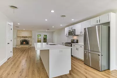 556 E 19th Street, Georgetown, TX 78626 - Photo 1