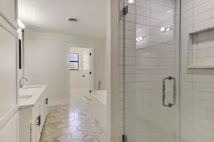 556 E 19th St, Georgetown, TX 78626 - Photo 8