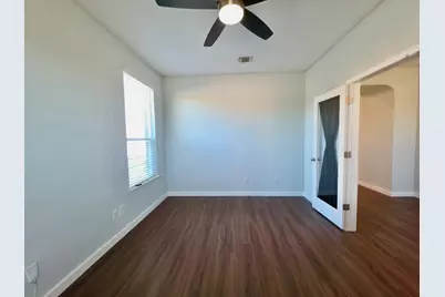 1005 Estes Park, Taylor, TX 76574 - Photo 6