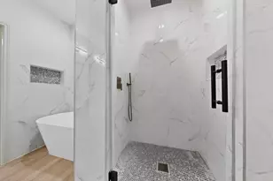 190 Molokini Dr, Bastrop, TX 78602 - Photo 16