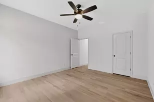 190 Molokini Dr, Bastrop, TX 78602 - Photo 22