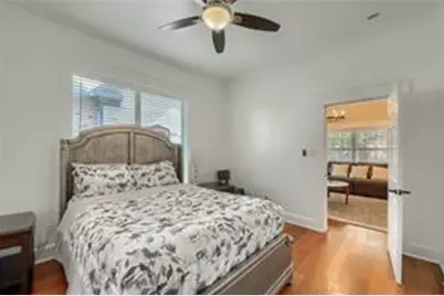911 E 2nd Street, Austin, TX 78702 - Photo 14