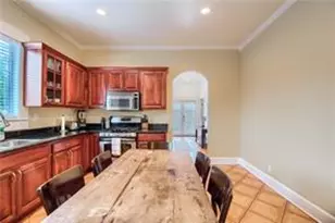 911 E 2nd St, Austin, TX 78702 - Photo 12