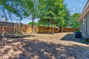 2201 Deadwood Dr, Austin, TX 78744 - Photo 14