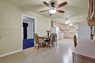800 N Bishop St, San Marcos, TX 78666 - Photo 6