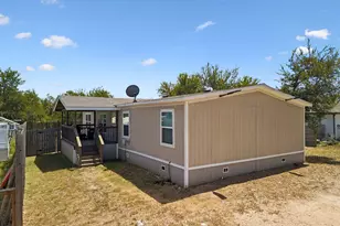 135 Plumeria Dr, Dale, TX 78616 - Photo 2