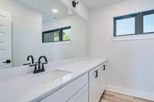 206 E Wonsley Dr, Austin, TX 78753 - Photo 22
