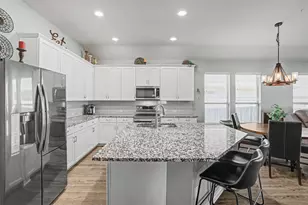 108 Finley St, Hutto, TX 78634 - Photo 14