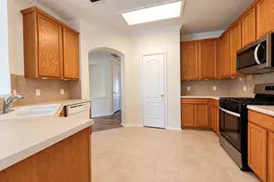 2001 Angelique Ct, Leander, TX 78641 - Photo 4