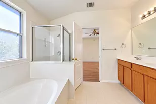 2001 Angelique Ct, Leander, TX 78641 - Photo 8
