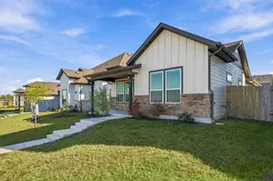 233 Porter Country Pkwy, Buda, TX 78610 - Photo 2