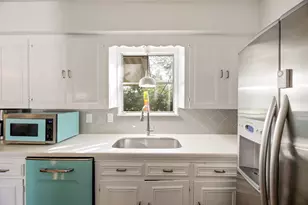 2202 Towbridge Cir, Austin, TX 78723 - Photo 10