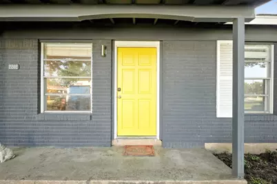 2202 Towbridge Circle, Austin, TX 78723 - Photo 2