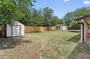 703 Parkway St, Georgetown, TX 78628 - Photo 32