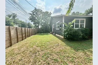 2008 E 12th Street, Austin, TX 78702 - Photo 14
