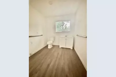 2008 E 12th Street, Austin, TX 78702 - Photo 10