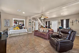 172 Heritage Oaks Dr, Cedar Creek, TX 78612 - Photo 6