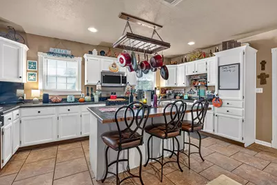 172 Heritage Oaks Drive, Cedar Creek, TX 78612 - Photo 8
