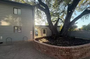 803 W 28th St, Austin, TX 78705 - Photo 2