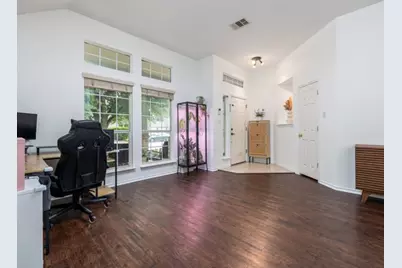 536 W Metcalfe Street, Hutto, TX 78634 - Photo 6