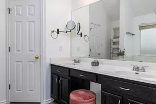 536 W Metcalfe St, Hutto, TX 78634 - Photo 18