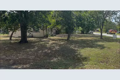 706 W Live Oak Street, Lockhart, TX 78644 - Photo 8