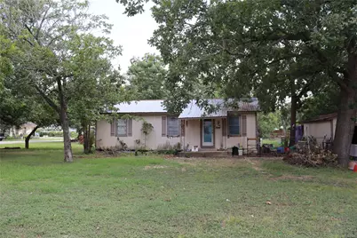 706 W Live Oak Street, Lockhart, TX 78644 - Photo 2