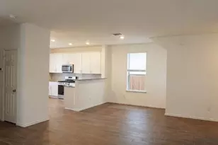 313 Redonda Dr, Liberty Hill, TX 78642 - Photo 2
