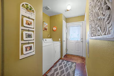 7104 Villita Avenida Street, Austin, TX 78741 - Photo 8