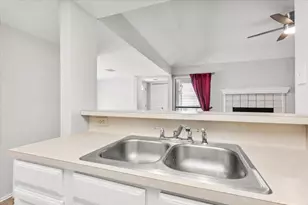 114 N Kanaio Dr, Bastrop, TX 78602 - Photo 8