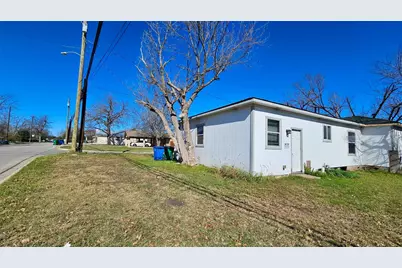 919 W 6th Street, Taylor, TX 76574 - Photo 16