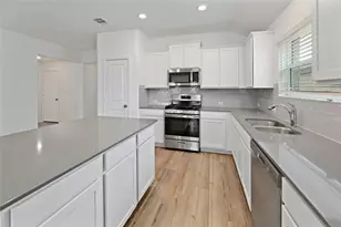 443 Sebring Cir, Hutto, TX 78634 - Photo 12