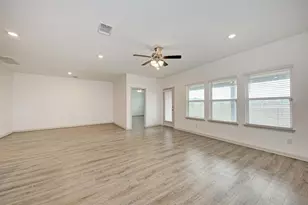 1002 Austin Bayou Dr, Hutto, TX 78634 - Photo 18