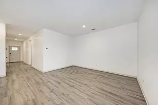 1002 Austin Bayou Dr, Hutto, TX 78634 - Photo 20