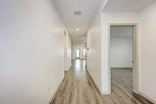 1002 Austin Bayou Dr, Hutto, TX 78634 - Photo 6