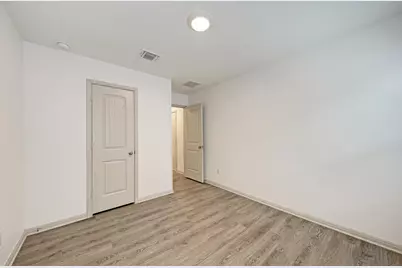 1002 Austin Bayou Drive, Hutto, TX 78634 - Photo 32