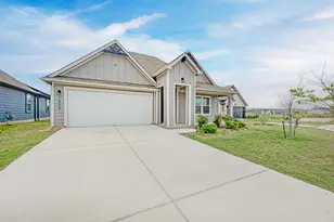 1002 Austin Bayou Dr, Hutto, TX 78634 - Photo 2