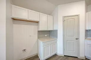 1002 Austin Bayou Dr, Hutto, TX 78634 - Photo 14