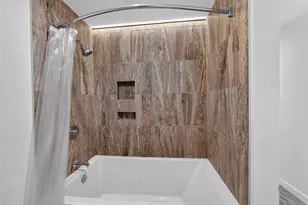 313 W 17th St, Austin, TX 78701 - Photo 24
