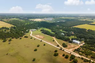 2110 Co Rd 285, Liberty Hill, TX 78642 - Photo 28