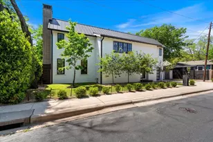 1306 Clifford Ave, Austin, TX 78702 - Photo 2