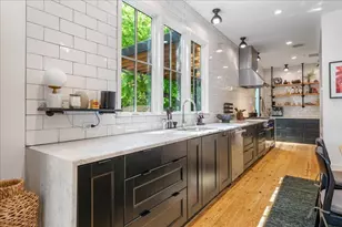 1306 Clifford Ave, Austin, TX 78702 - Photo 6
