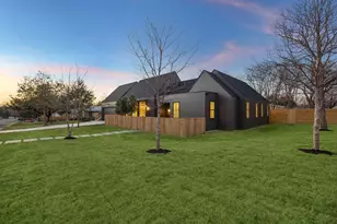 4700 Philco Dr, Austin, TX 78745 - Photo 4